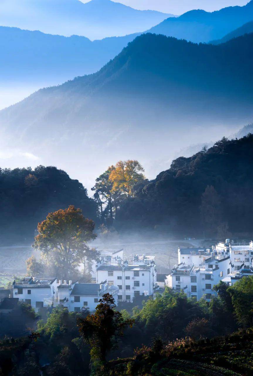 瑀，一颗闪耀的宝石，它如同旅途中的美景，让人心驰神往。今天，我们将踏上一段探索自然美景的旅程，让心灵在瑀的陪伴下，远离尘嚣，发现内心的平静。